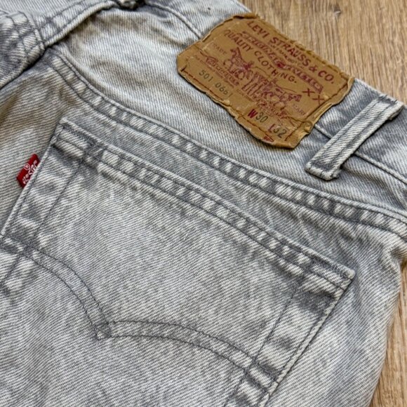 Vintage 90s Levis 501 XX Jeans Stonewashed Gray Distressed Hem 30x32 USA *30x25* - Picture 4 of 11